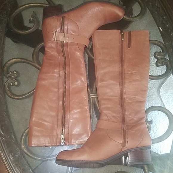 🎉Make an offer Tan Leather Boot - Picture 4 of 7